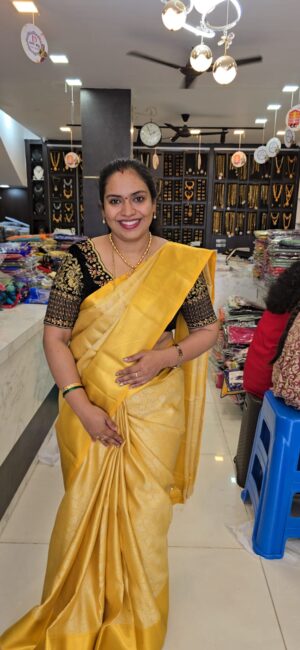 Gold tissue saree