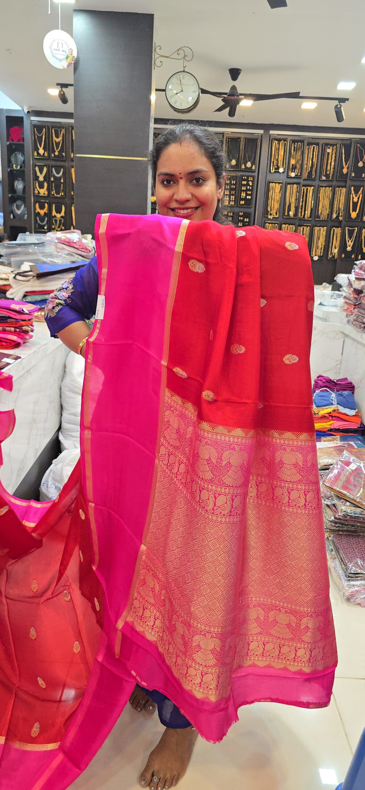 Viscos saree with contrast border - Image 2
