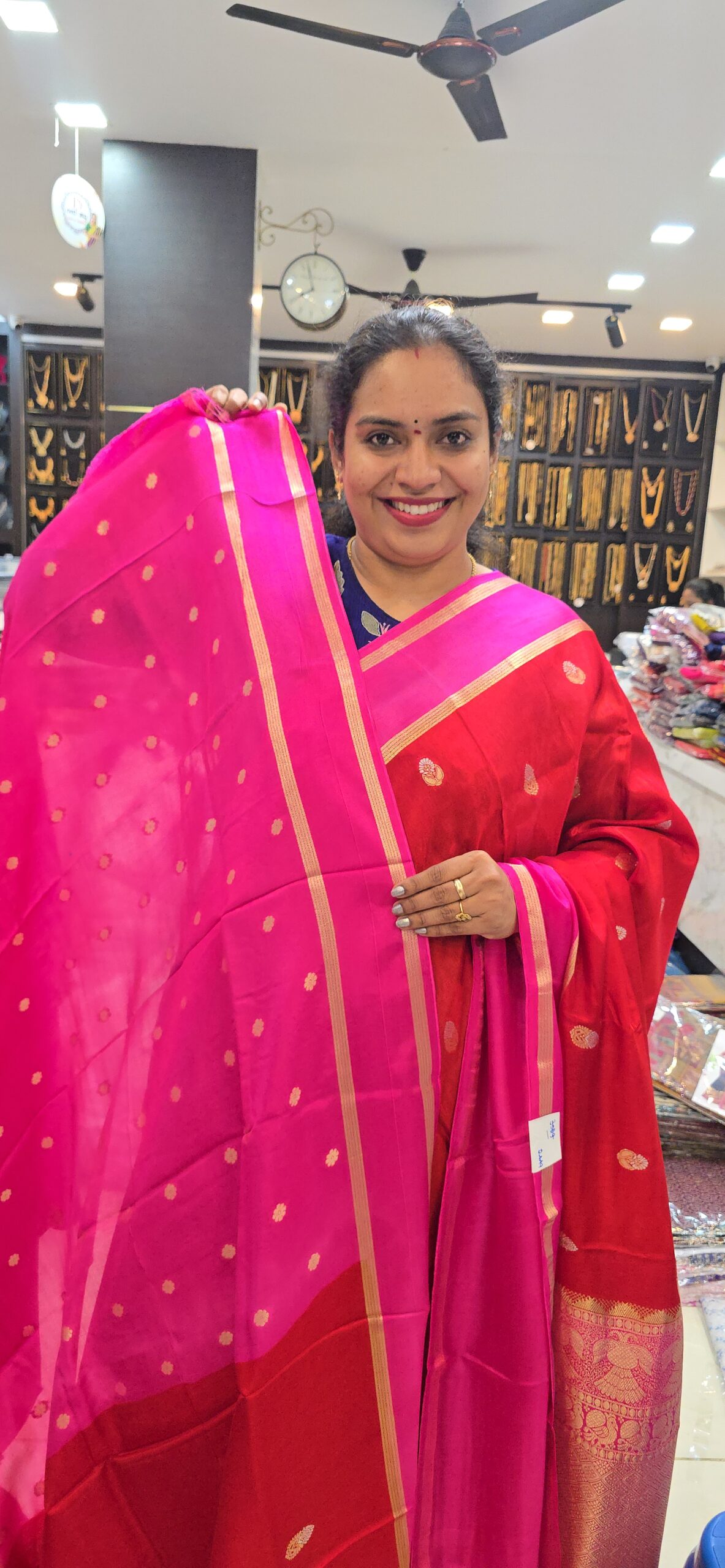 Viscos saree with contrast border